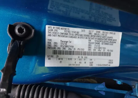 2017 Ford Focus Titanium z USA, uszkodzony, nr VIN 1FADP3J2XHL264244